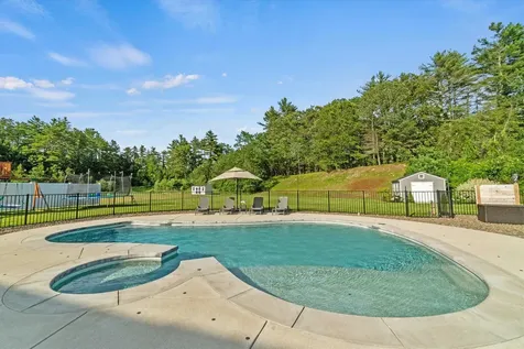 16 Daniels Drive Lee NH 03861