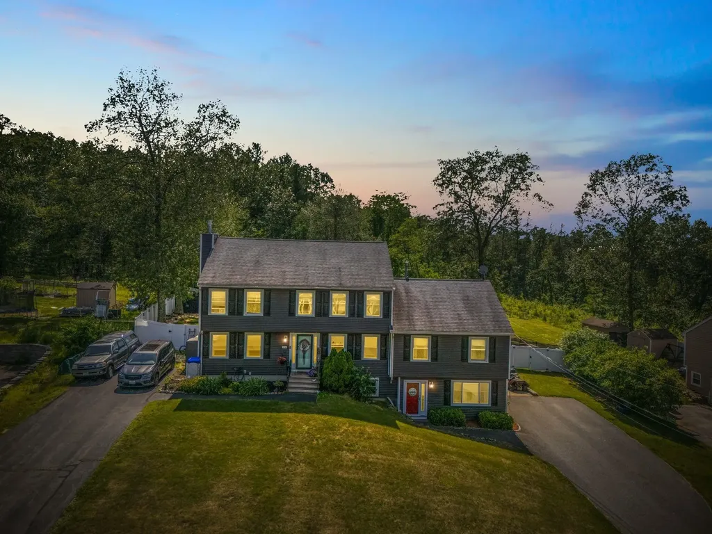 13 Rangers Drive Hudson NH 03051