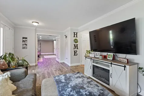 13 Rangers Drive Hudson NH 03051