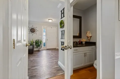 13 Rangers Drive Hudson NH 03051