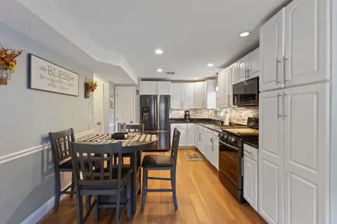 13 Rangers Drive Hudson NH 03051