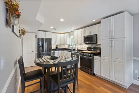 13 Rangers Drive Hudson NH 03051