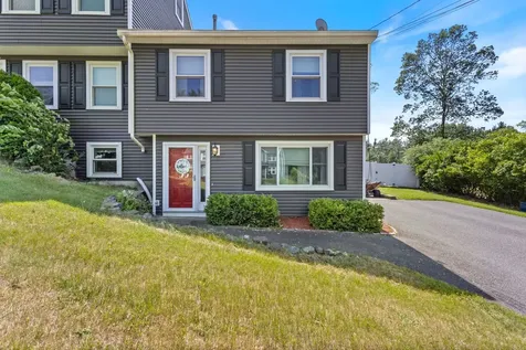 13 Rangers Drive Hudson NH 03051