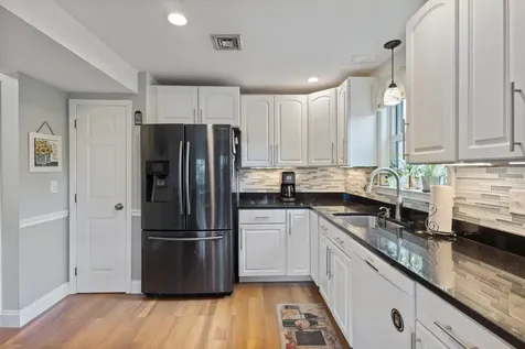 13 Rangers Drive Hudson NH 03051