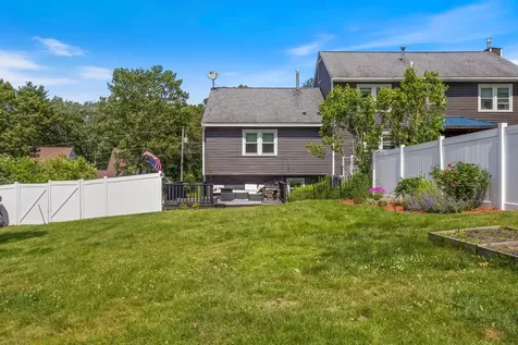 13 Rangers Drive Hudson NH 03051