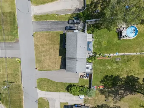 13 Rangers Drive Hudson NH 03051