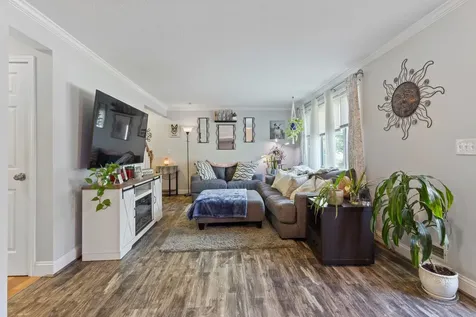 13 Rangers Drive Hudson NH 03051