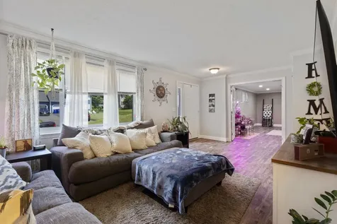 13 Rangers Drive Hudson NH 03051