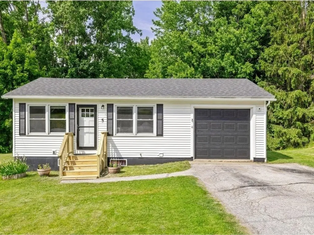 5 Orchard Street St. Albans Town VT 05478