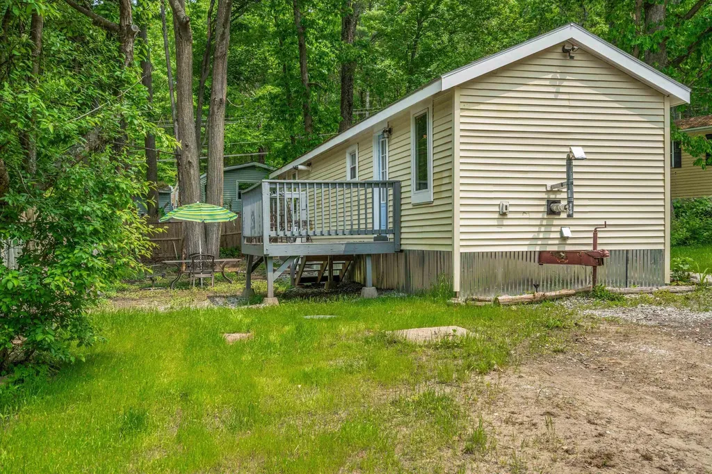 8 Bush Avenue Allenstown NH 03275