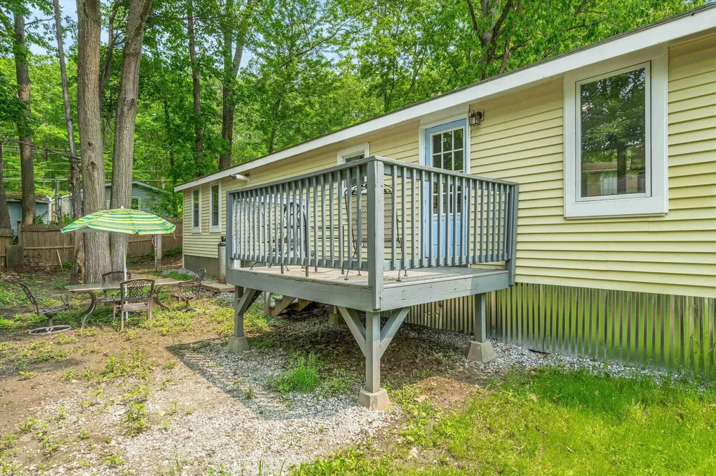 8 Bush Avenue Allenstown NH 03275