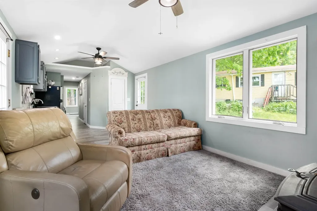 8 Bush Avenue Allenstown NH 03275