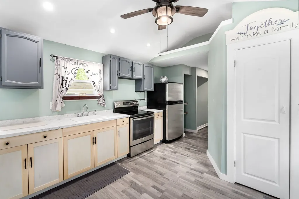 8 Bush Avenue Allenstown NH 03275