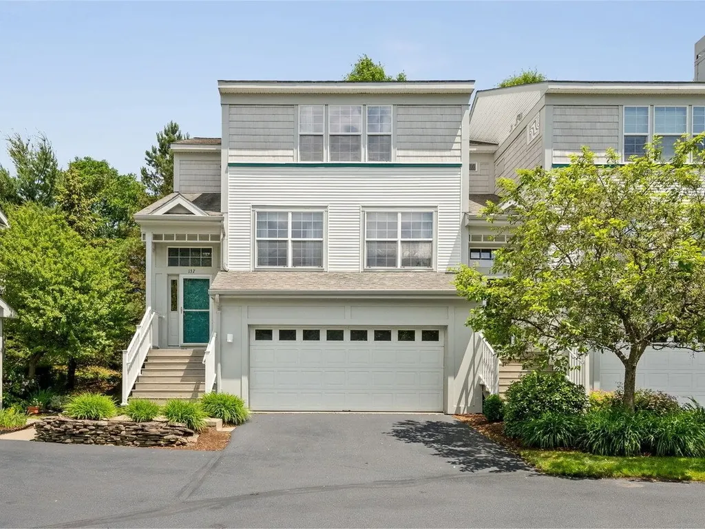 137 Stonington Circle South Burlington VT 05403