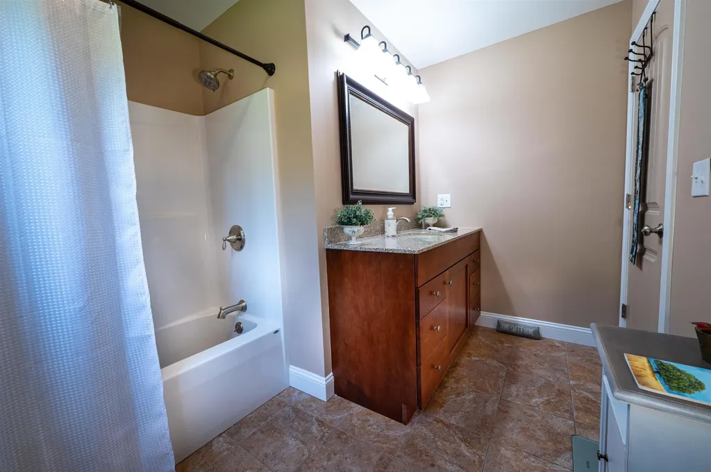 91 Pineview Drive Candia NH 03034