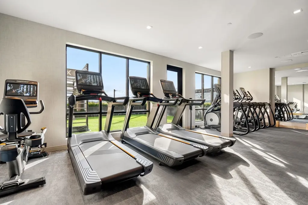 18 Artisan Drive Salem NH 03079