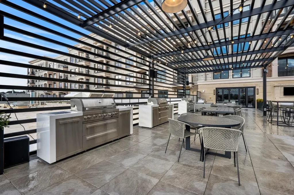 18 Artisan Drive Salem NH 03079