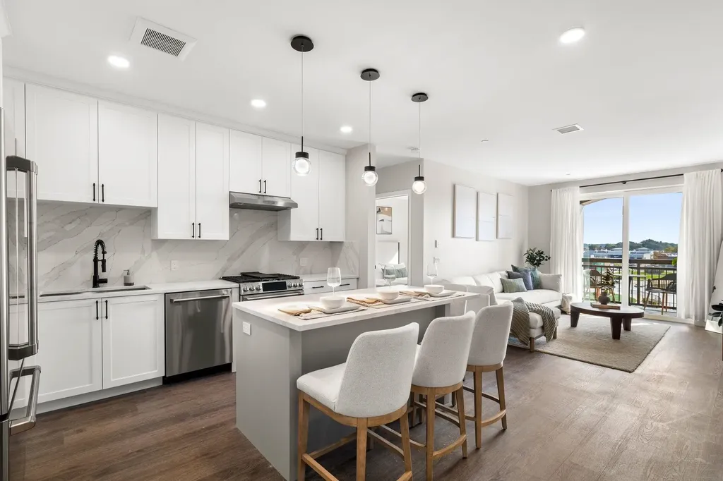 18 Artisan Drive Salem NH 03079