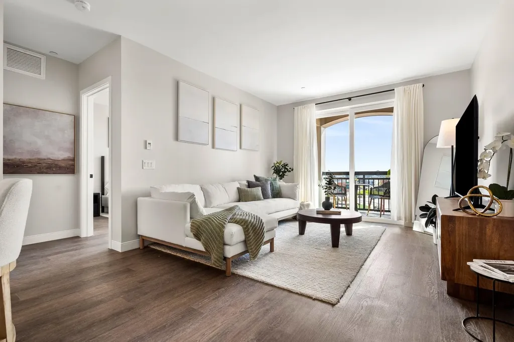 18 Artisan Drive Salem NH 03079