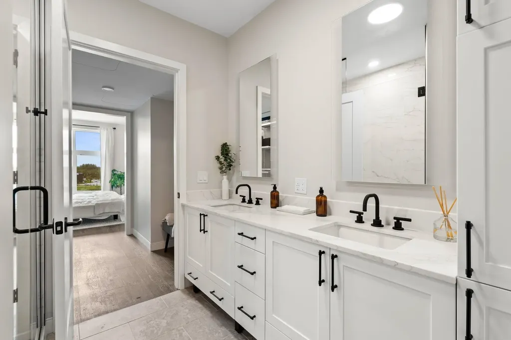 18 Artisan Drive Salem NH 03079