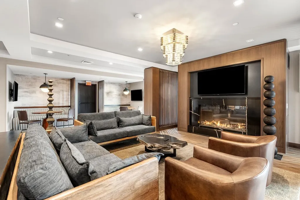 18 Artisan Drive Salem NH 03079