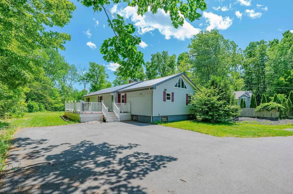 15b Vine Street South Berwick ME 03908