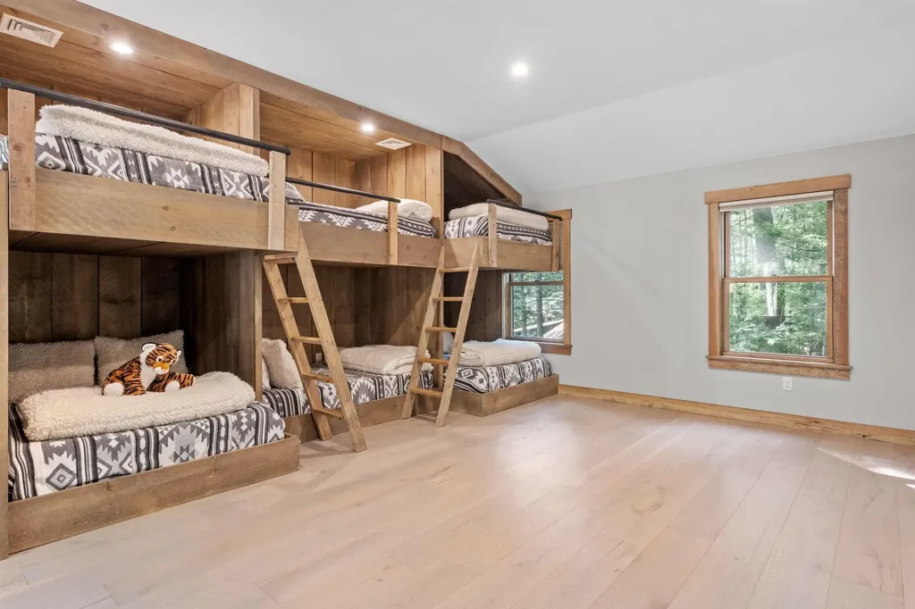 79 Echo Landing Road Moultonborough NH 03254