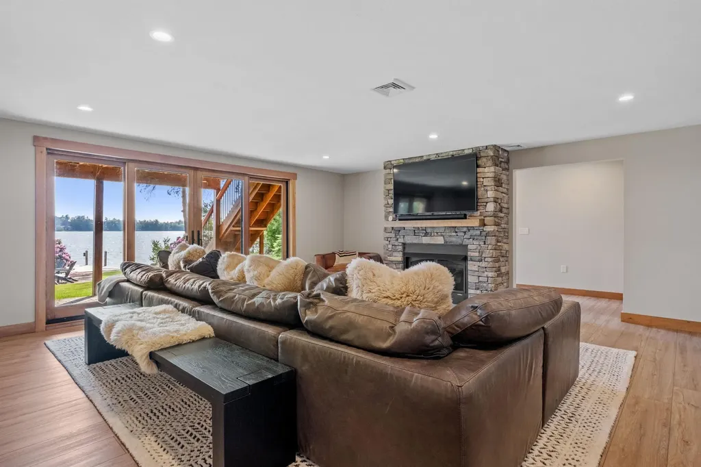 79 Echo Landing Road Moultonborough NH 03254