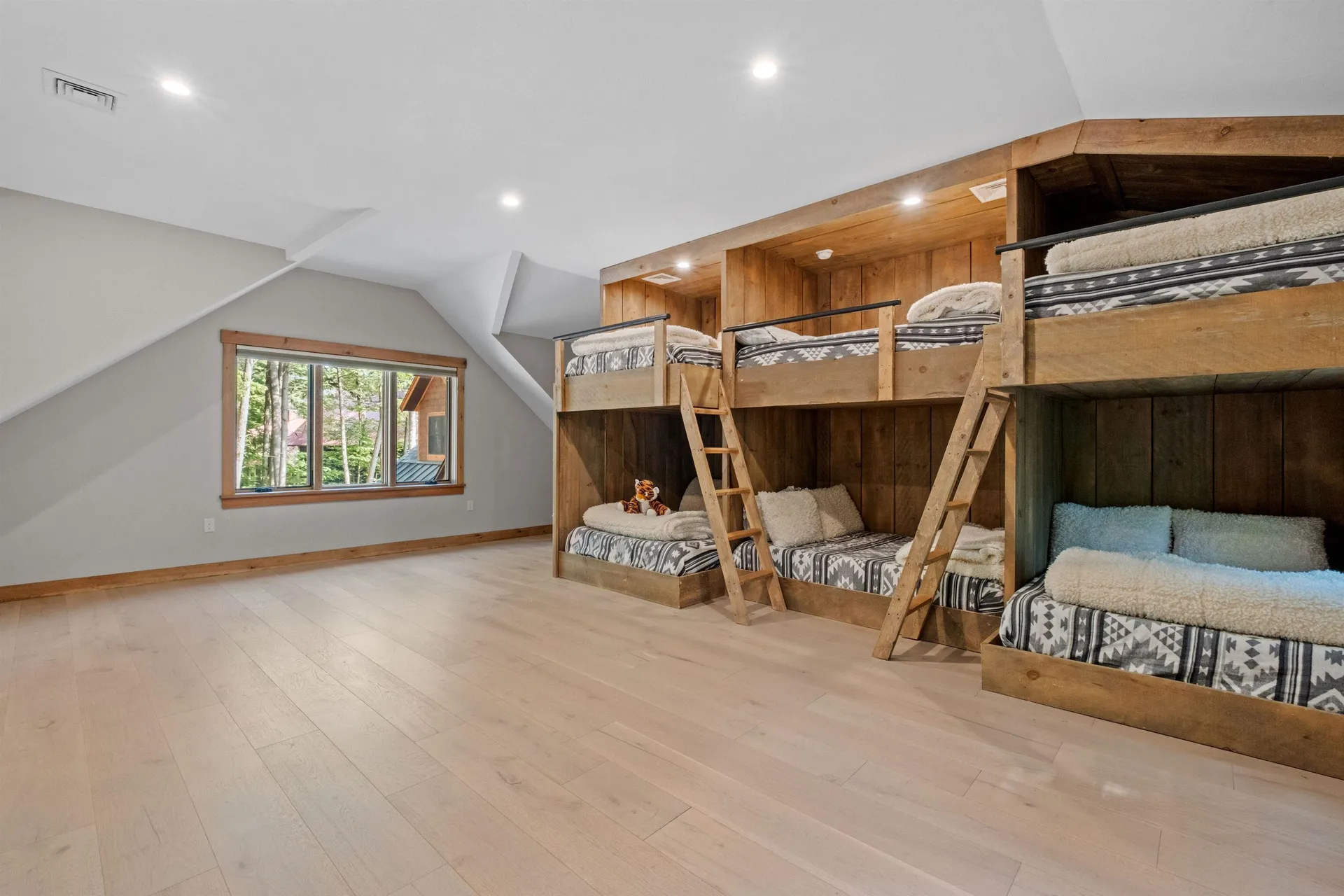 79 Echo Landing Road Moultonborough NH 03254