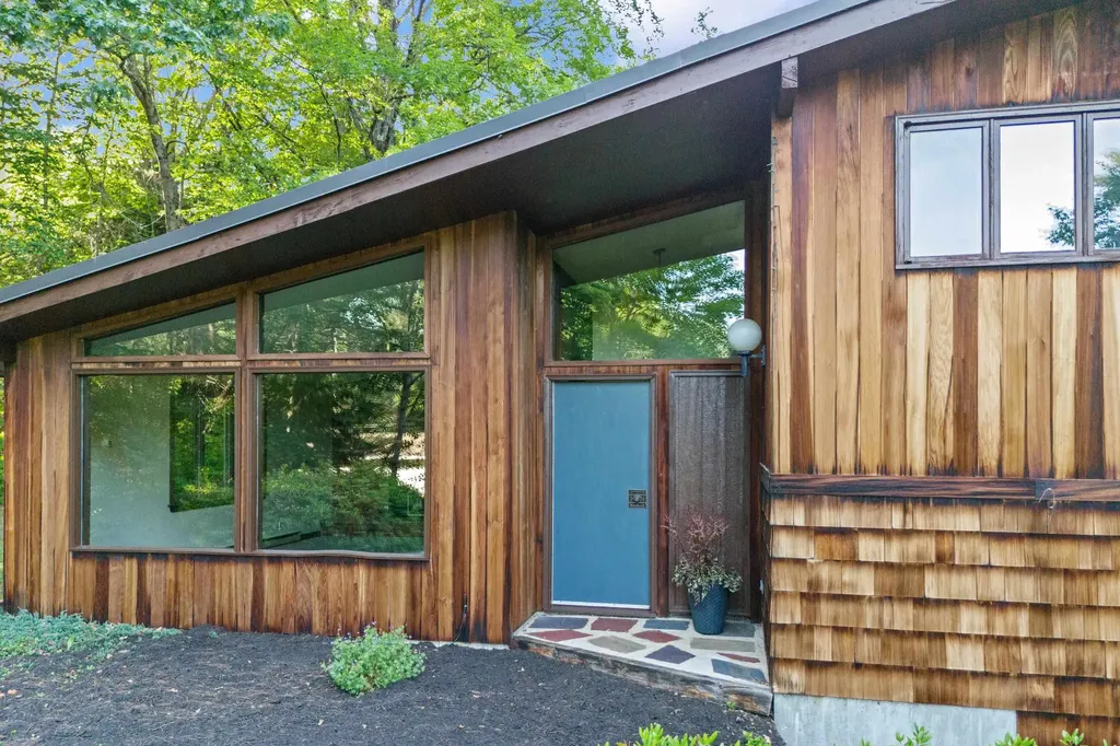 1025 Concord Stage Road Weare NH 03281