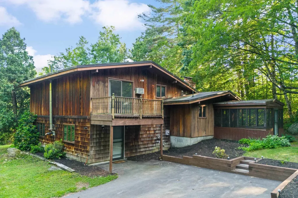 1025 Concord Stage Road Weare NH 03281