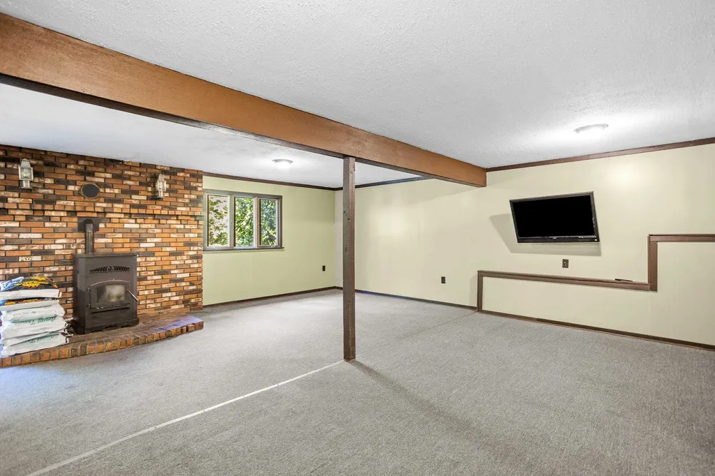 1025 Concord Stage Road Weare NH 03281
