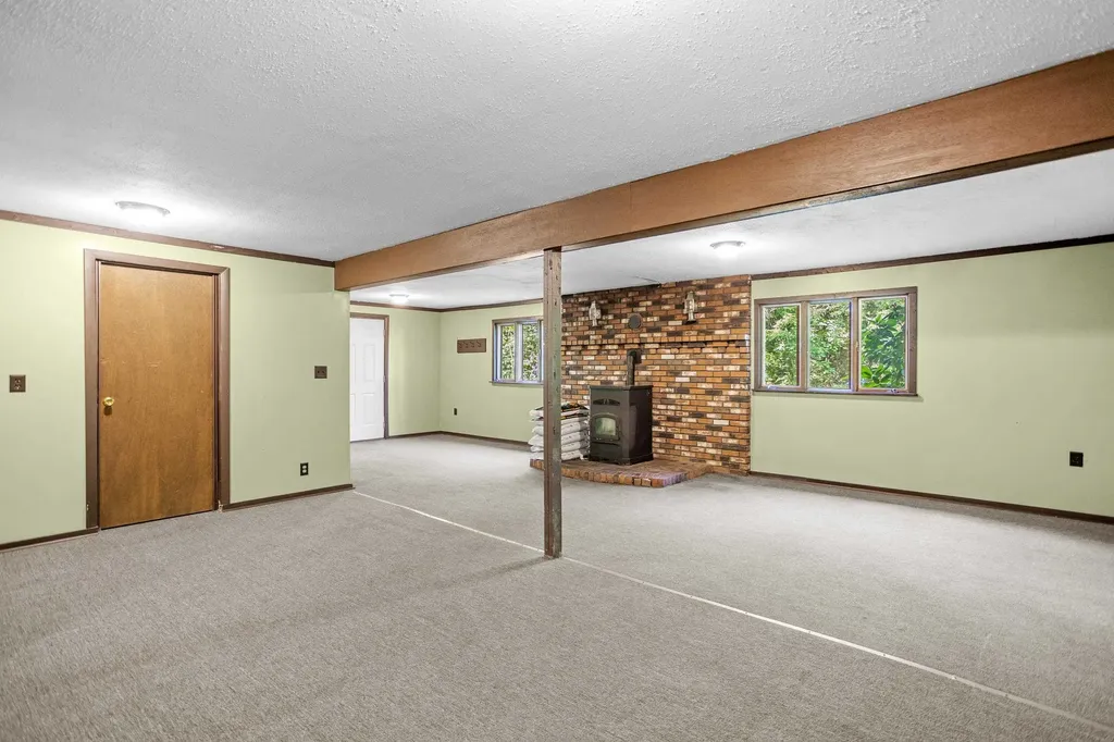 1025 Concord Stage Road Weare NH 03281