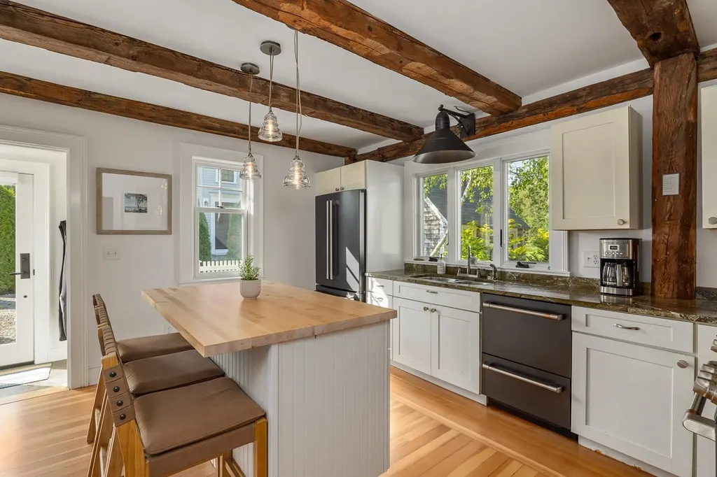 45 Atlantic Avenue North Hampton NH 03862