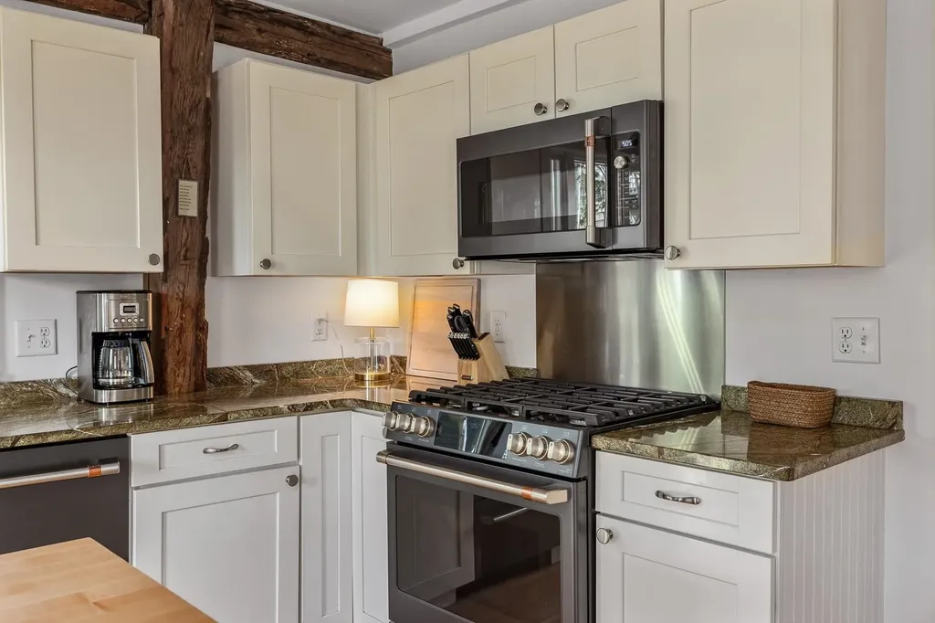 45 Atlantic Avenue North Hampton NH 03862