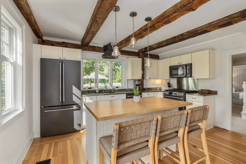 45 Atlantic Avenue North Hampton NH 03862