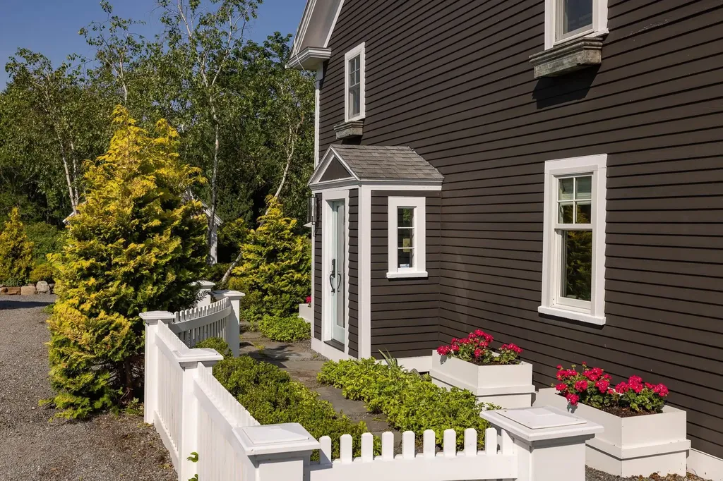 45 Atlantic Avenue North Hampton NH 03862