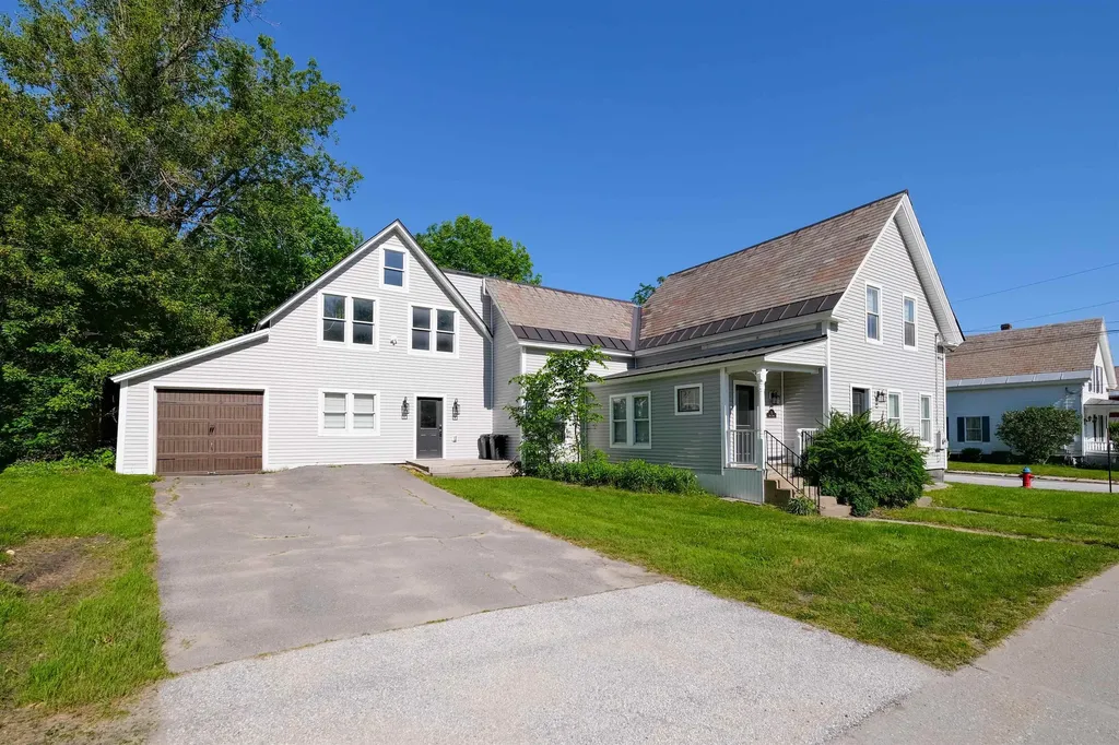 8 Pond Street Ludlow VT 05149