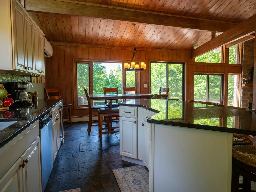 166 Robbins Hill Hartford VT 05059