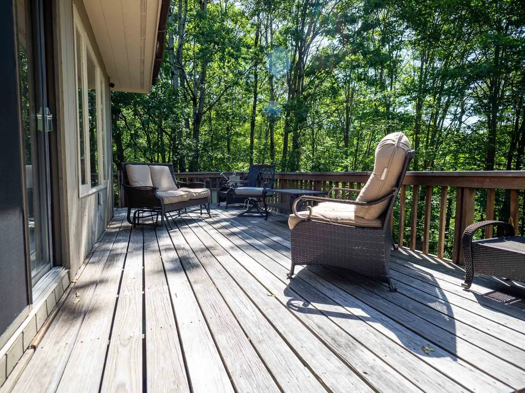 166 Robbins Hill Hartford VT 05059