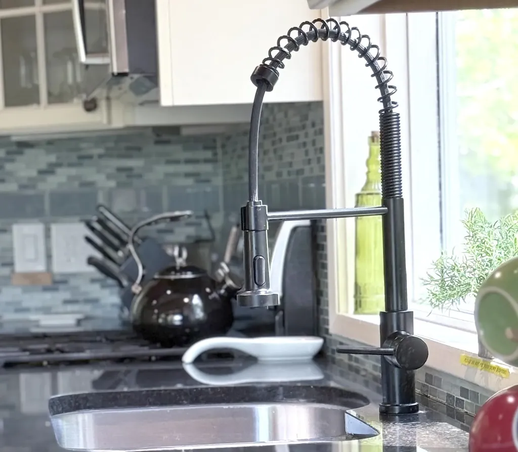 166 Robbins Hill Hartford VT 05059