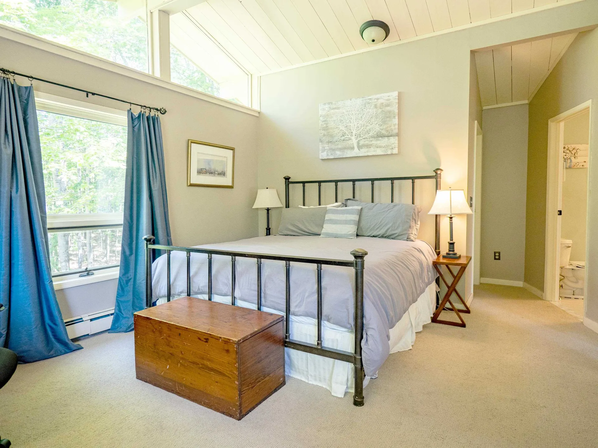 166 Robbins Hill Hartford VT 05059