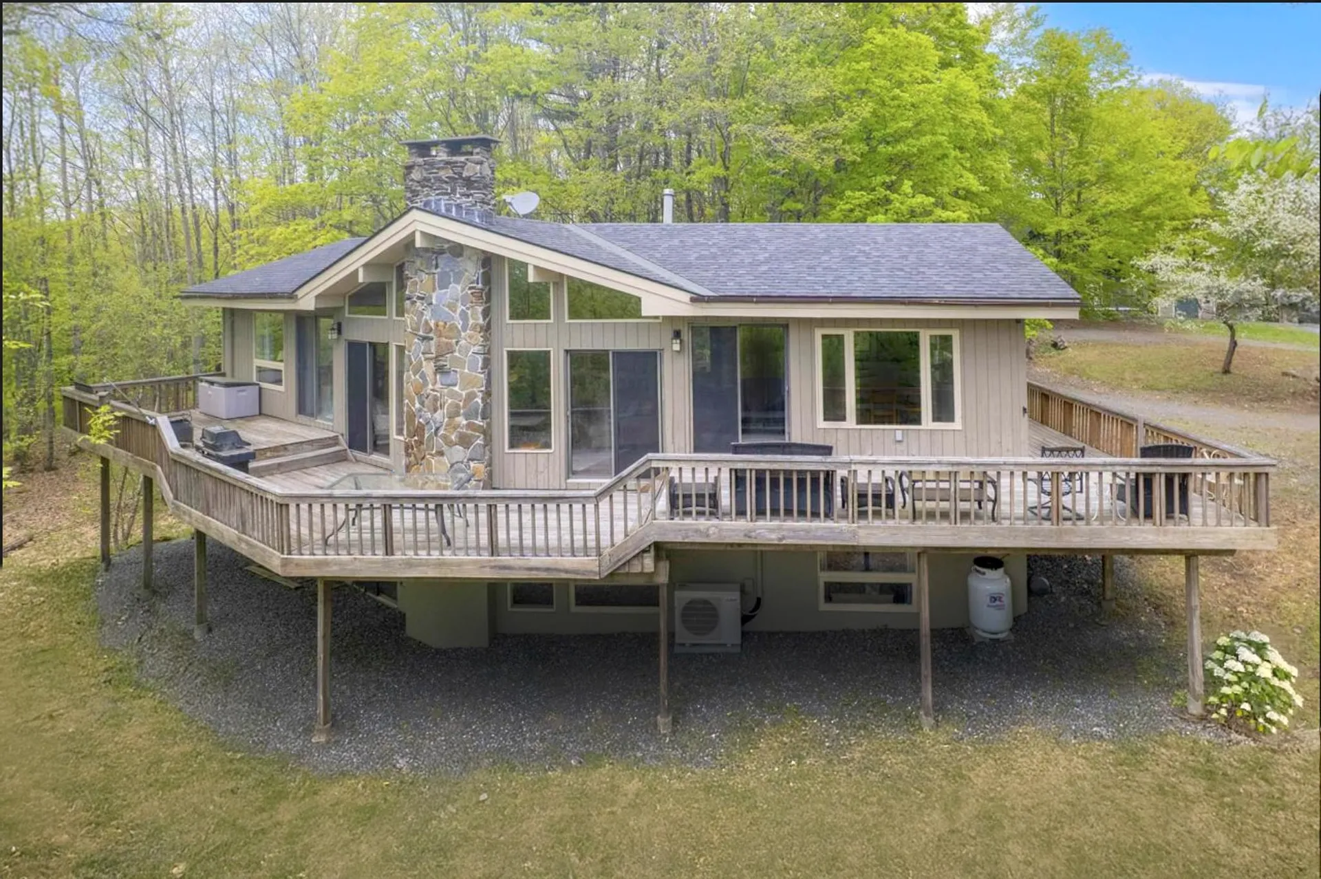 166 Robbins Hill Hartford VT 05059