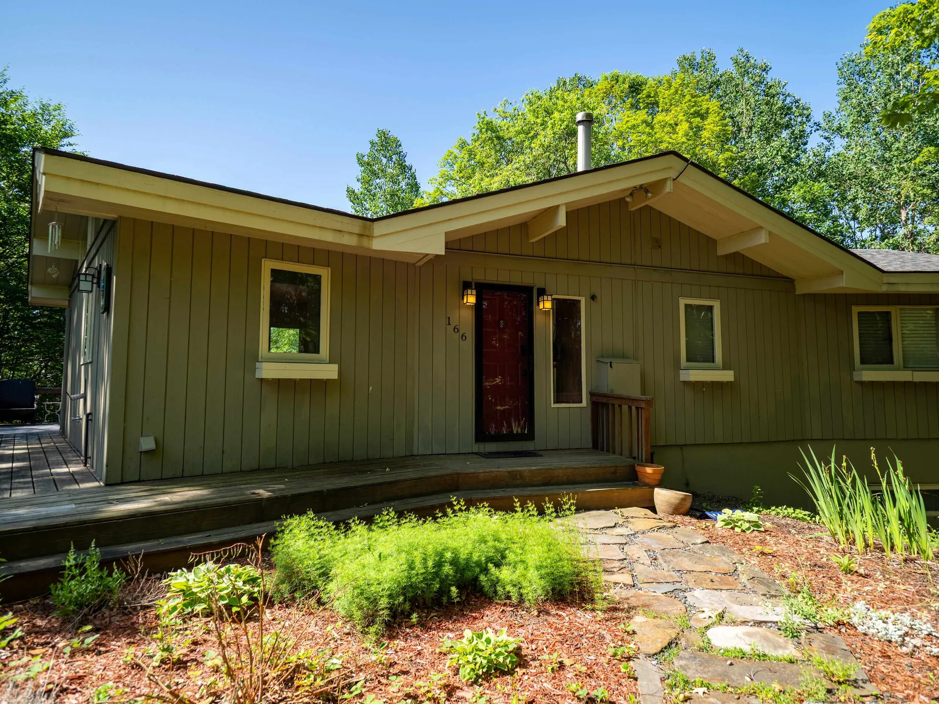 166 Robbins Hill Hartford VT 05059