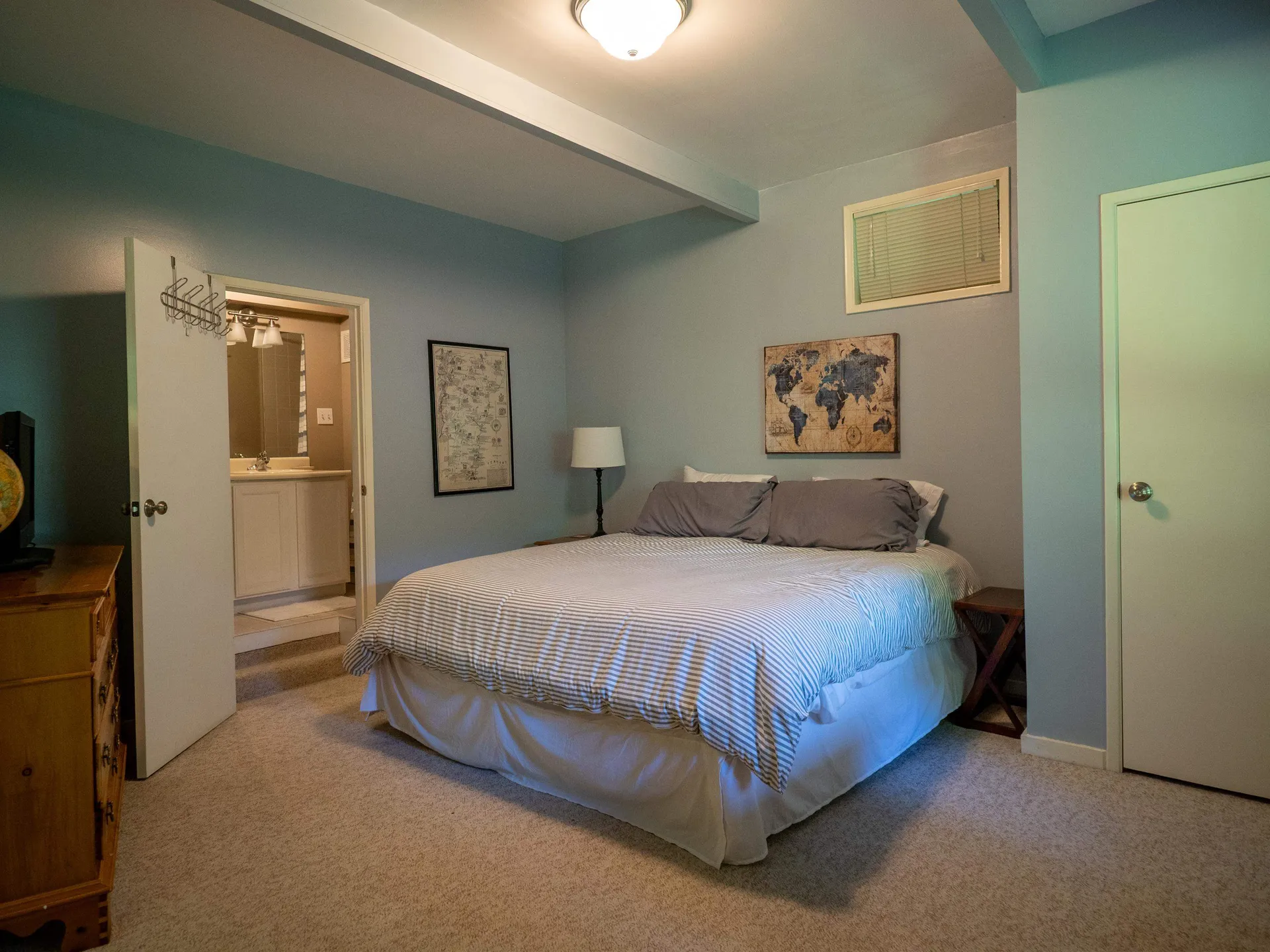 166 Robbins Hill Hartford VT 05059