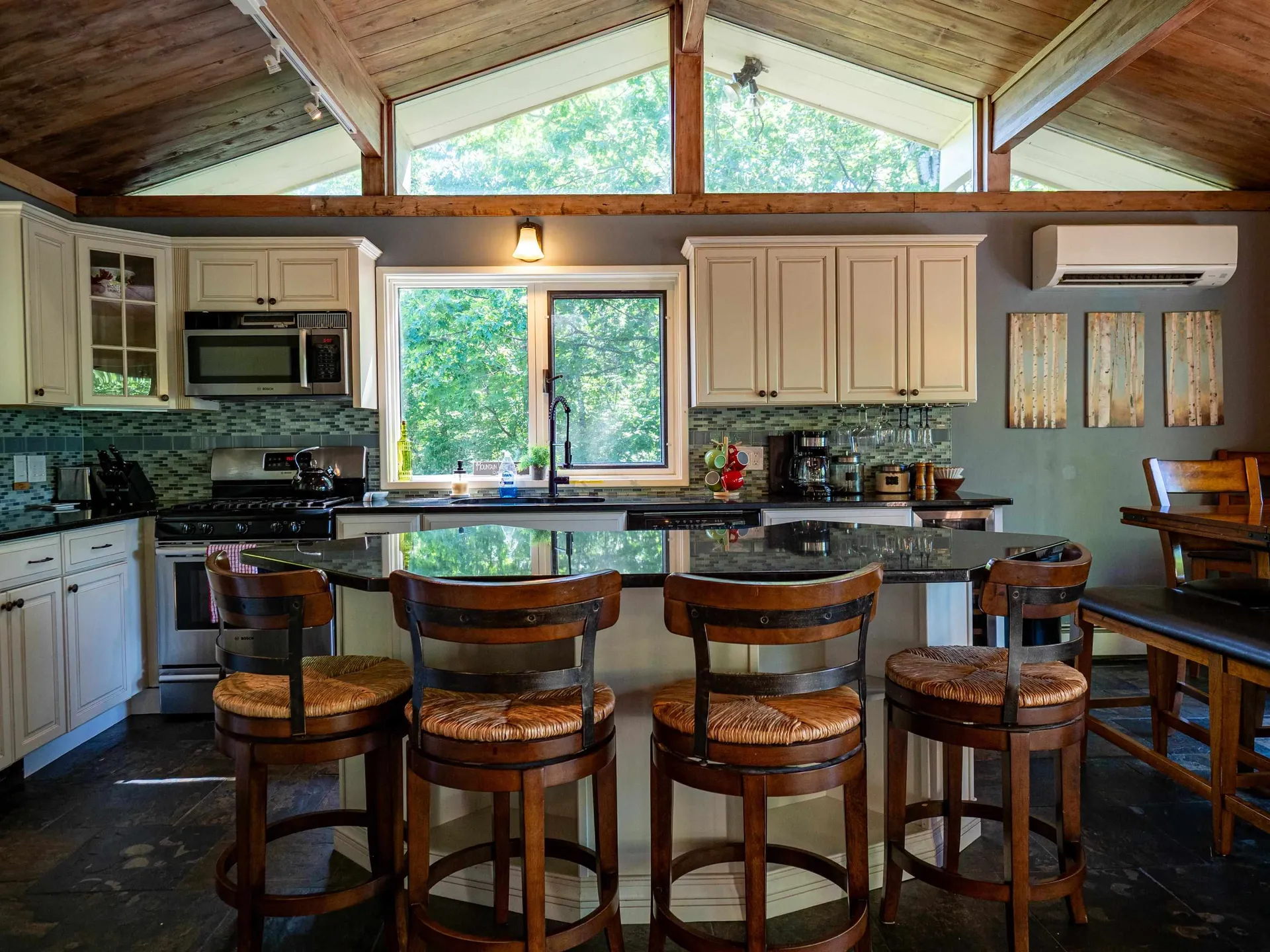 166 Robbins Hill Hartford VT 05059