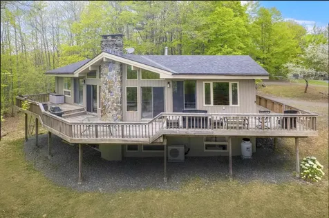 166 Robbins Hill Hartford VT 05059