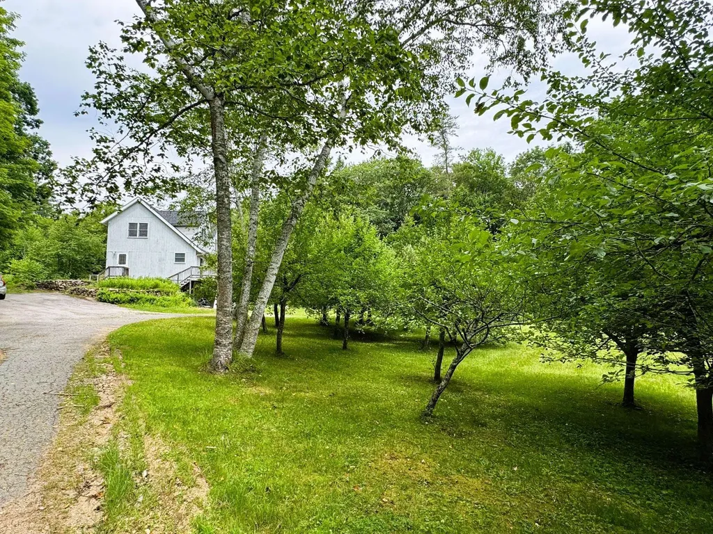 390 Stage Road Nottingham NH 03291