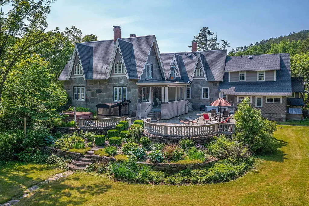 1589 Main Street Cavendish VT 05142