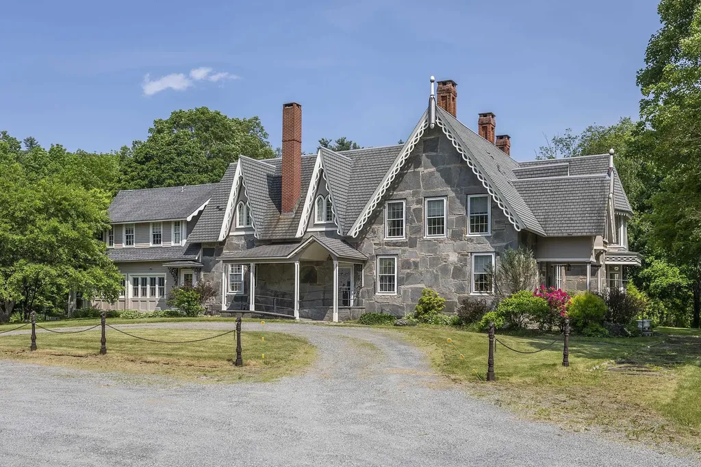 1589 Main Street Cavendish VT 05142